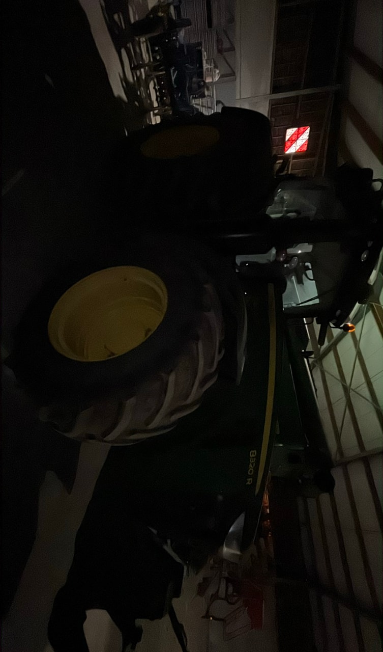 Tracteur JOHN DEERE 8320R - photo slide 3