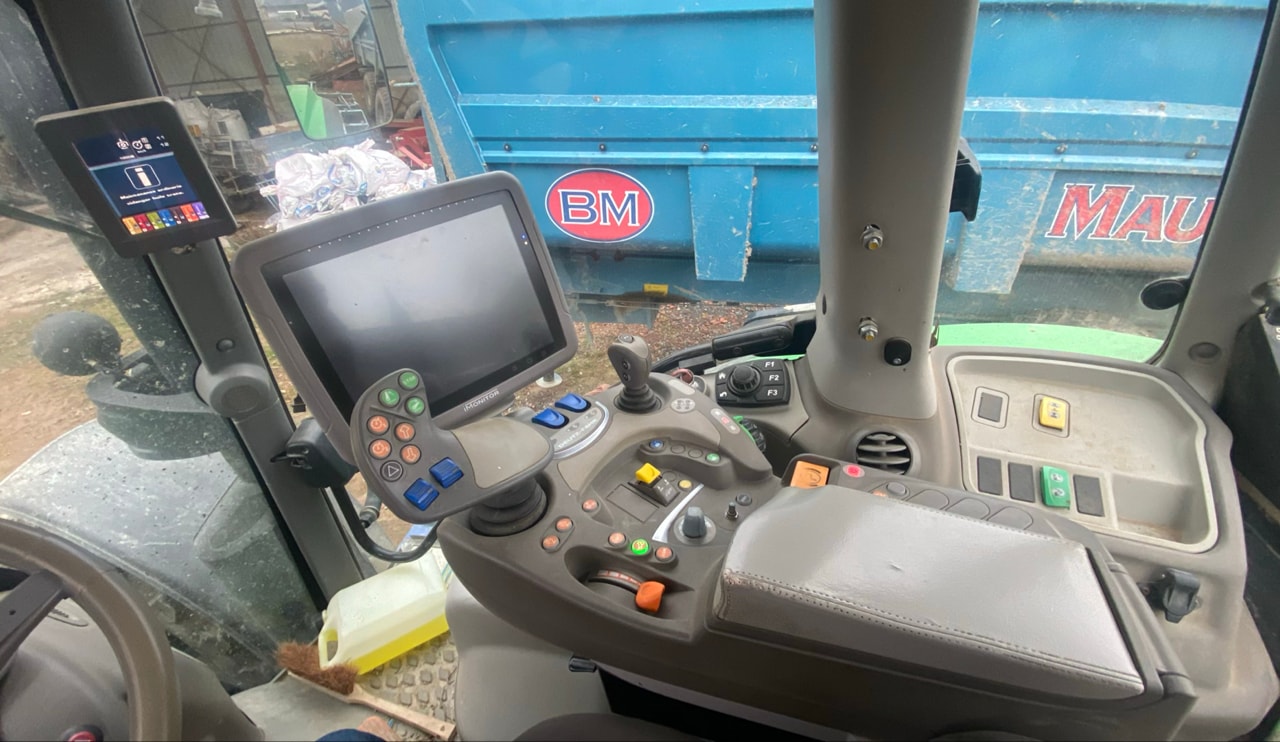 Tracteur DEUTZ FAHR 7230 AGROTRON TTV - photo slide 21