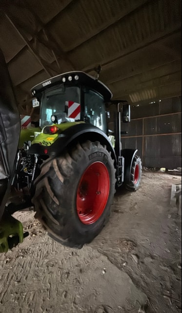 Tracteur CLAAS AXION 830 - photo slide 4