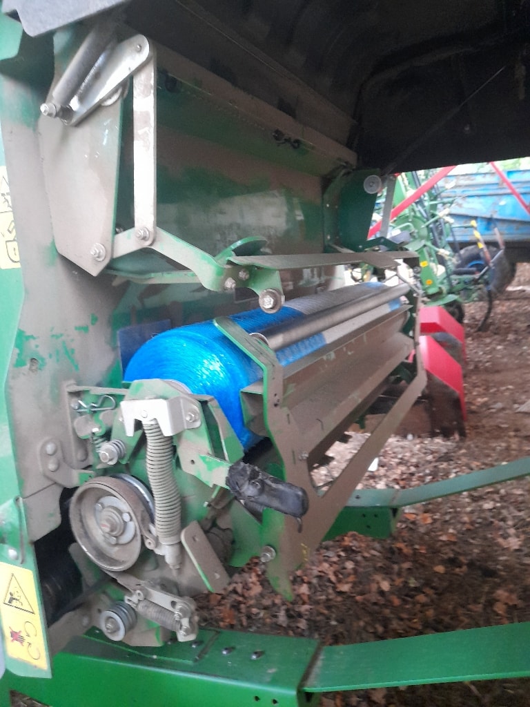 Presse balles rondes JOHN DEERE V451M - photo slide 11