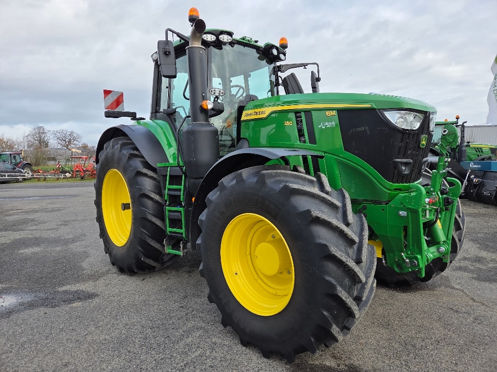 Tracteur JOHN DEERE 6M250 - photo slide 6