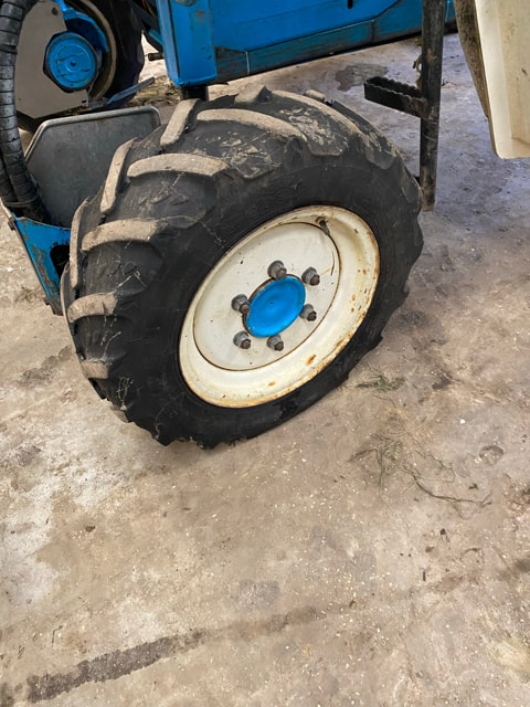 Tracteur enjambeur JACQUET 390 - photo slide 5
