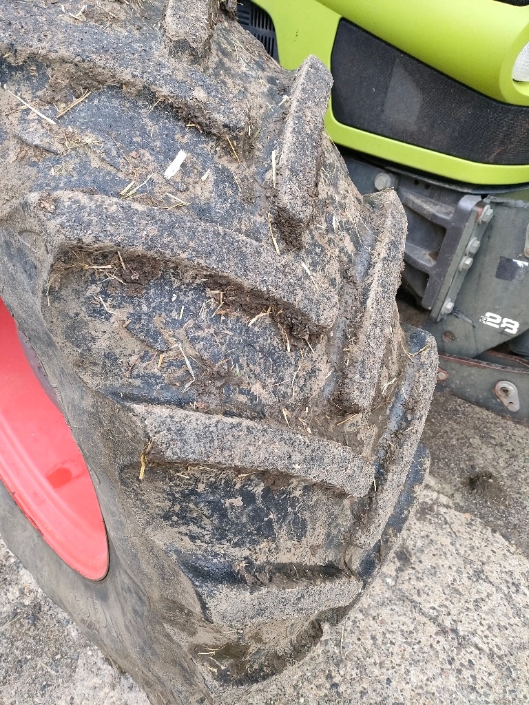 Tracteur CLAAS ARION 520 - photo slide 10