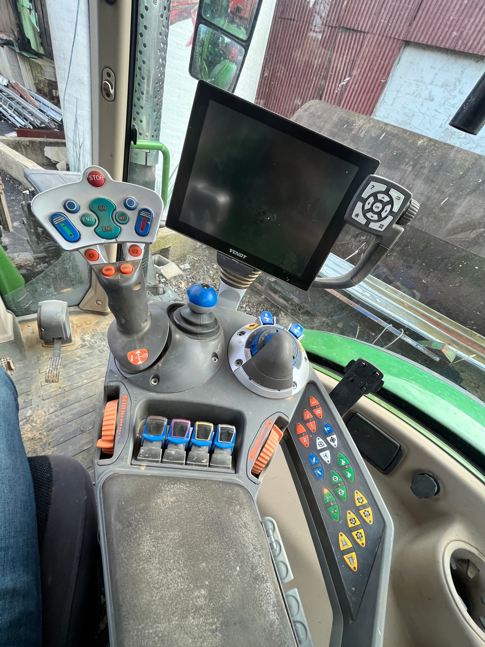 Tracteur FENDT 720 S4 PROFI+ - photo slide 12