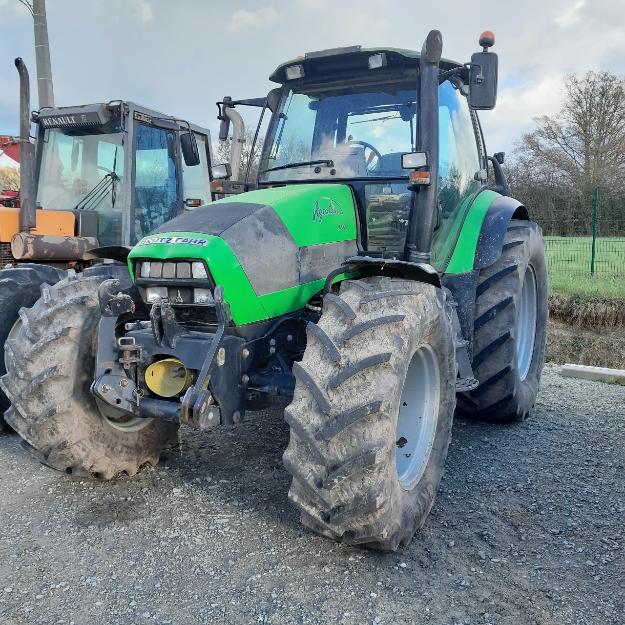 Tracteur DEUTZ FAHR AGROTRON 150 - photo slide 1