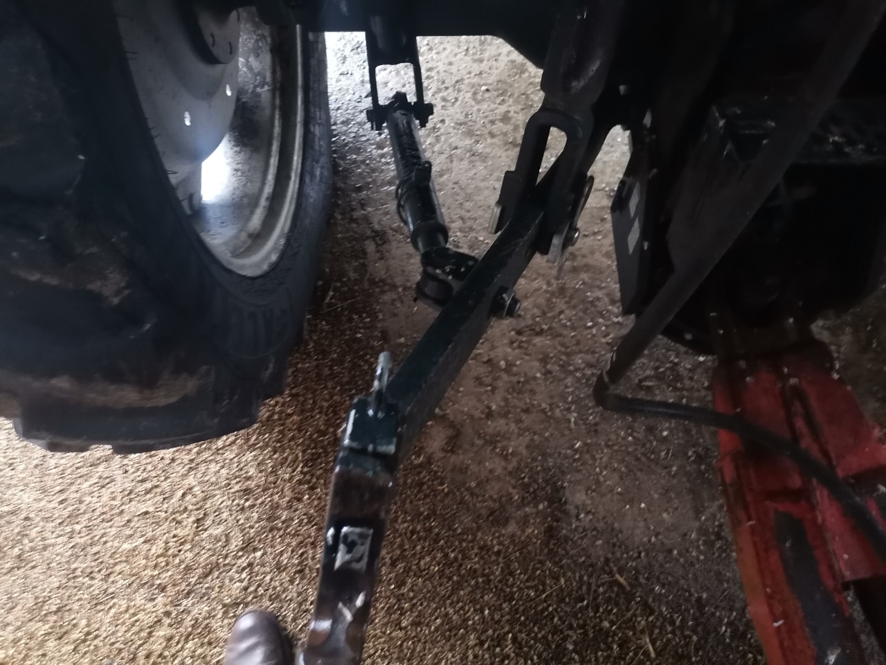 Tracteur CASE IH FARMALL 75A - photo slide 12
