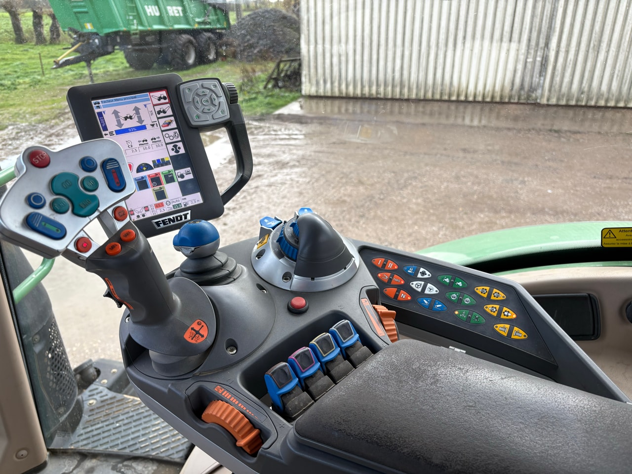 Tracteur FENDT 720 SCR - photo slide 19