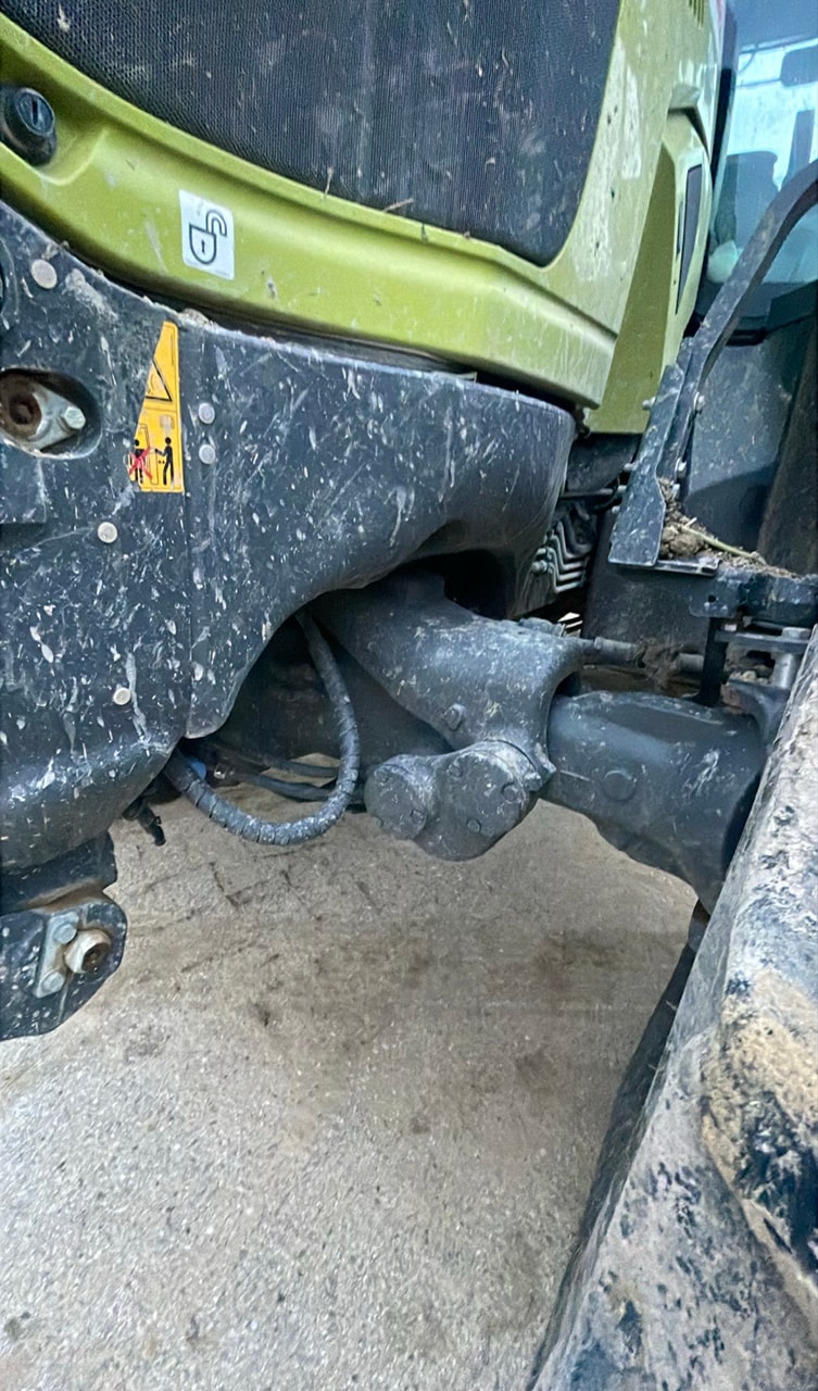 Tracteur CLAAS AXION 850 - photo slide 13