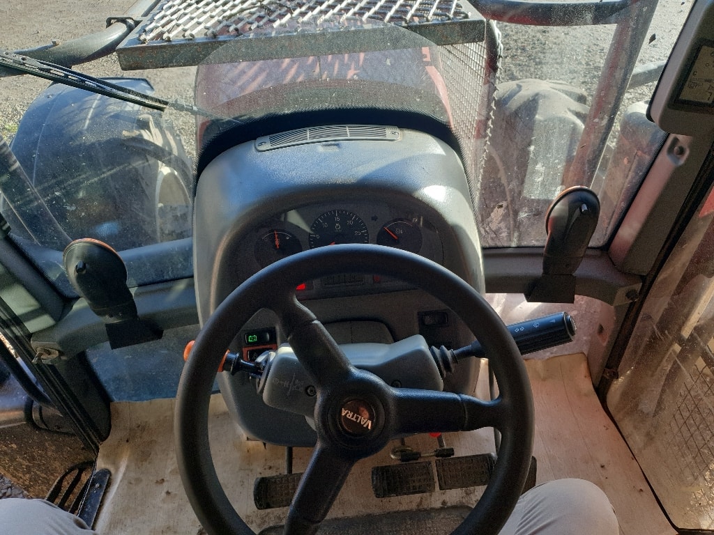 Tracteur VALTRA N123 - photo slide 3