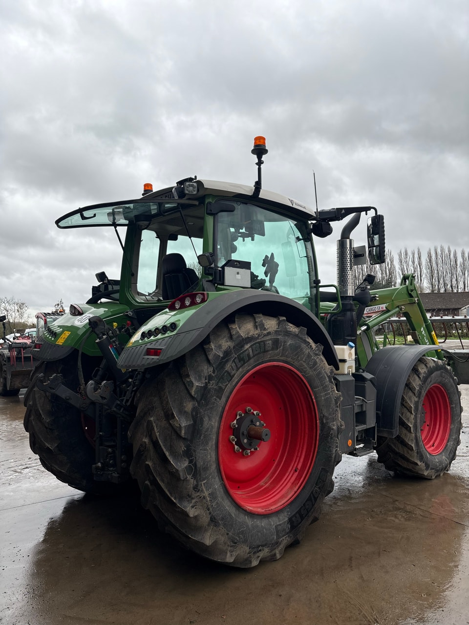 Tracteur chargeur FENDT 720 VARIO PROFI + - photo slide 4