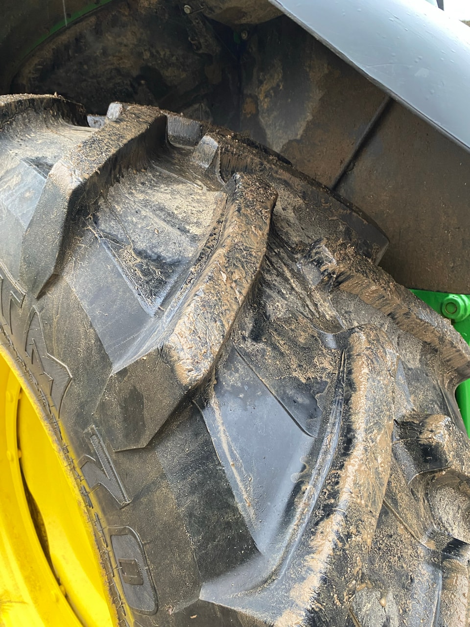 Tracteur chargeur JOHN DEERE 6130M - photo slide 7