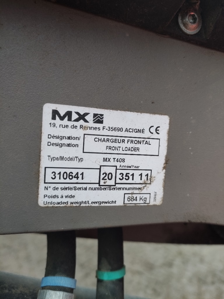 Tracteur chargeur KUBOTA M8560 DTH - photo slide 10
