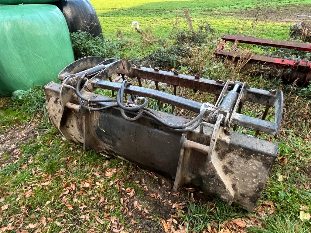 Tracteur chargeur DEUTZ FAHR 5115 - photo slide 18