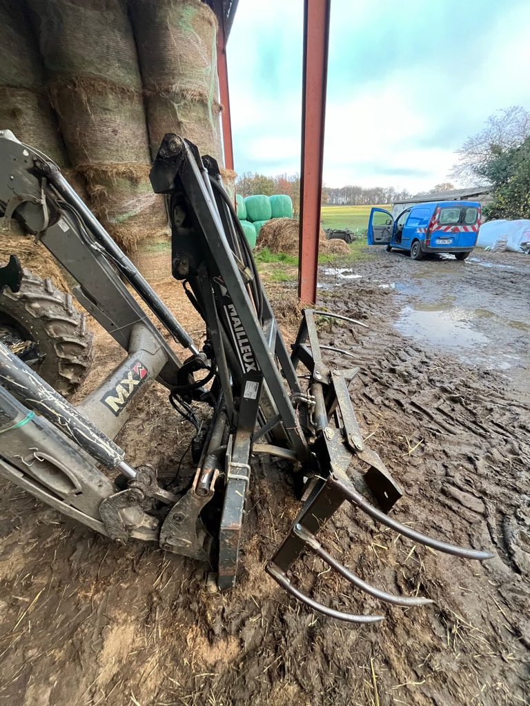 Tracteur chargeur DEUTZ FAHR 5115 - photo slide 21