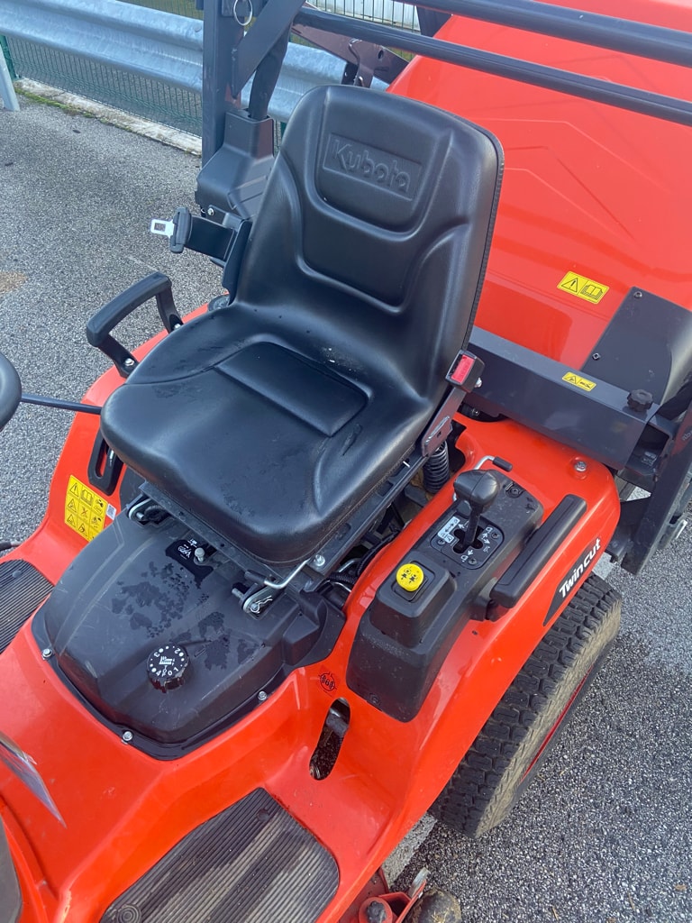 Tondeuse autoportee KUBOTA Gr231 - photo slide 7