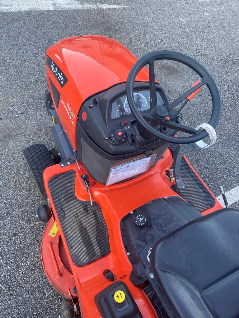 Tondeuse autoportee KUBOTA Gr231 - photo slide 10