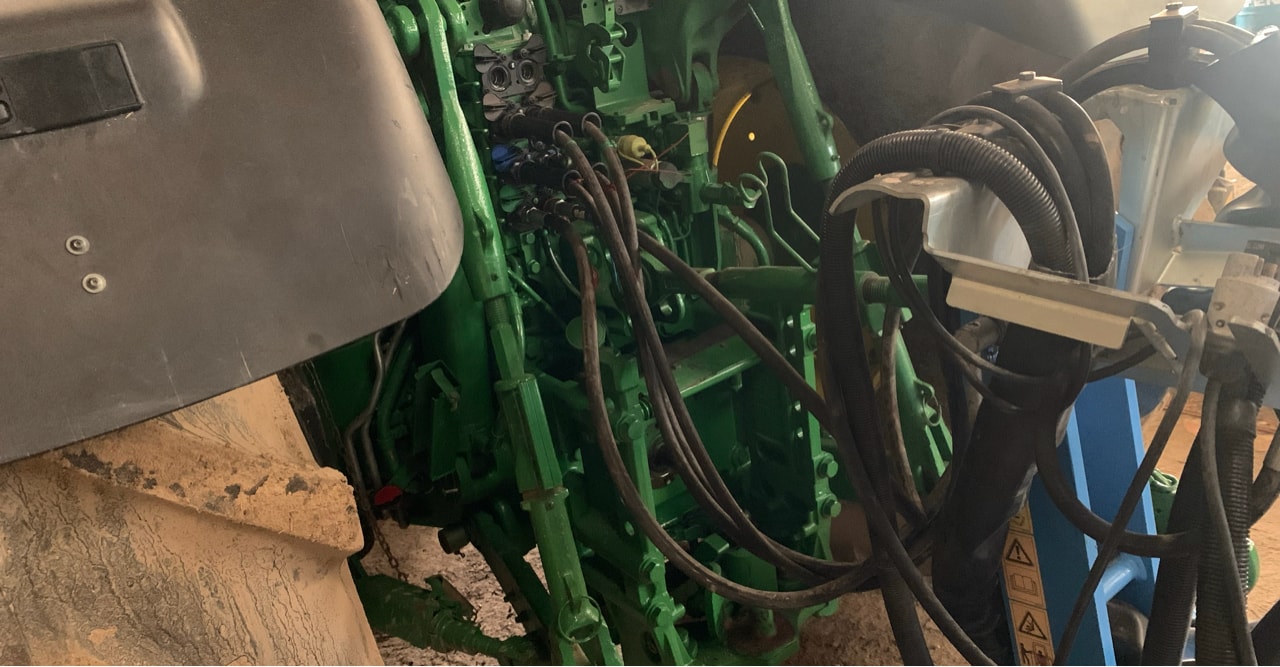 Tracteur JOHN DEERE 6215R - photo slide 6