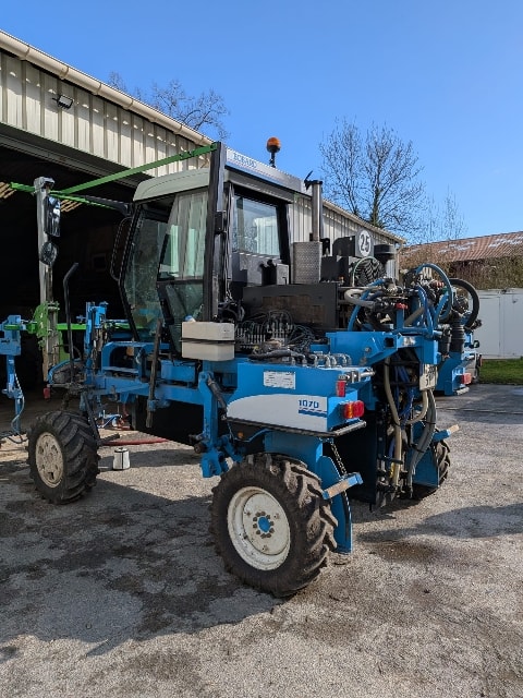 Tracteur enjambeur BOBARD 1070 - photo slide 2