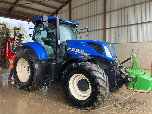 Tracteur NEW HOLLAND T7.230 CLASSIC - photo slide 1