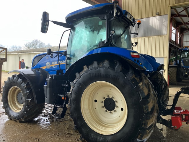 Tracteur NEW HOLLAND T7.230 CLASSIC - photo slide 3