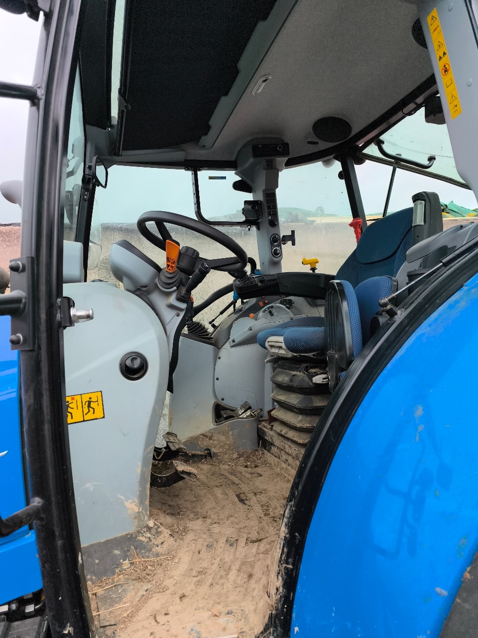 Tracteur NEW HOLLAND T5.110 ec - photo slide 7