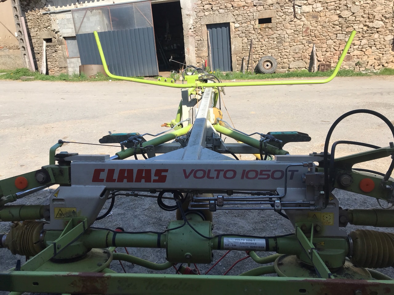 Faneuse CLAAS VOLTO 1050 t - photo slide 9