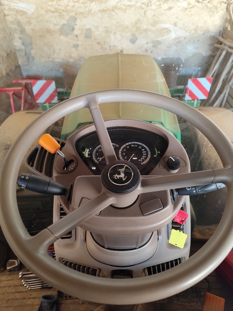 Tracteur JOHN DEERE 6155R - photo slide 13