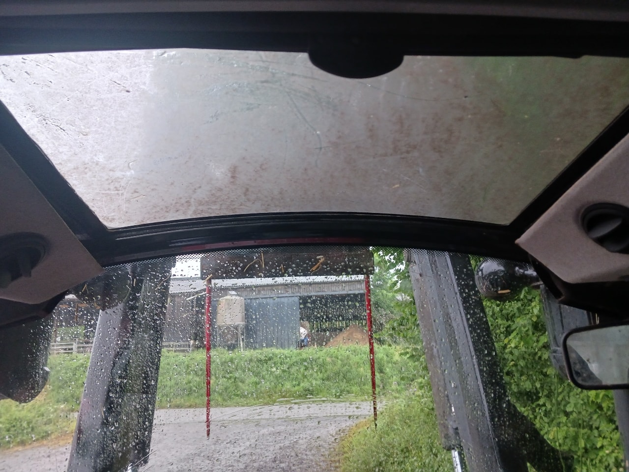 Tracteur chargeur VALTRA A104 MH4 - photo slide 8