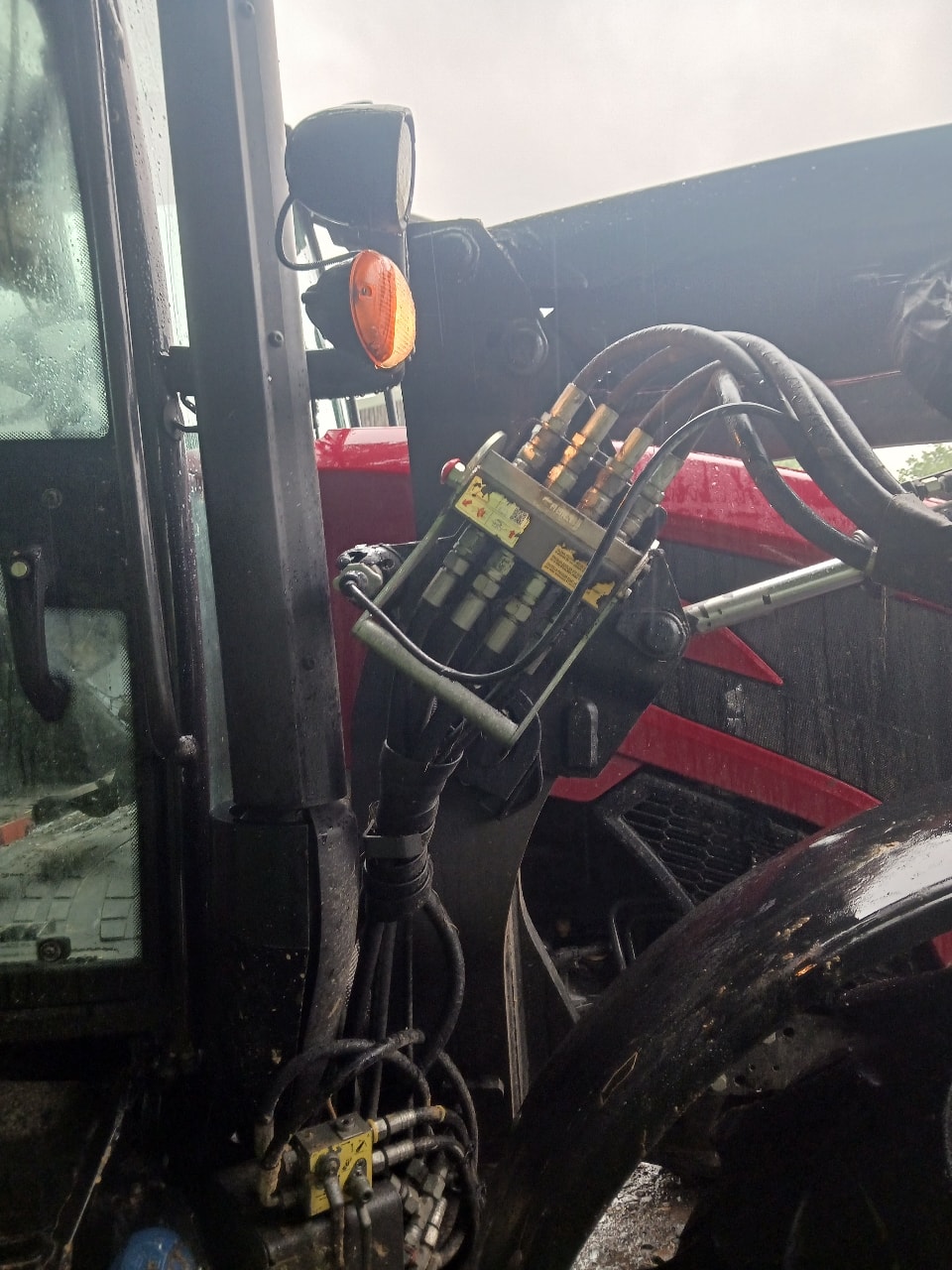 Tracteur chargeur VALTRA A104 MH4 - photo slide 13