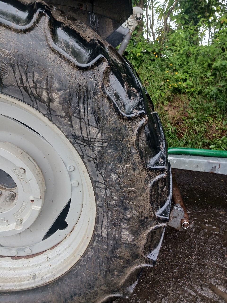Tracteur chargeur VALTRA A104 MH4 - photo slide 9