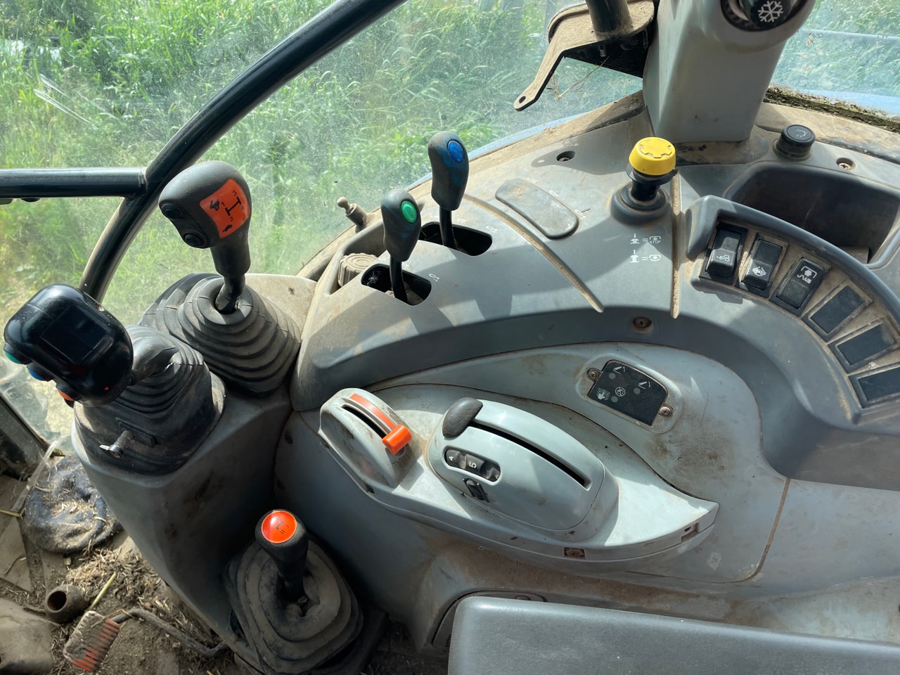 Tracteur NEW HOLLAND T5.105 - photo slide 15