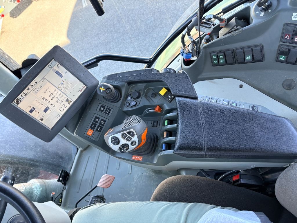 Tracteur CLAAS ARION 550 T4I CEBIS - photo slide 12