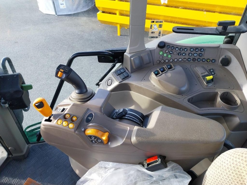 Tracteur chargeur JOHN DEERE 6140M - photo slide 13