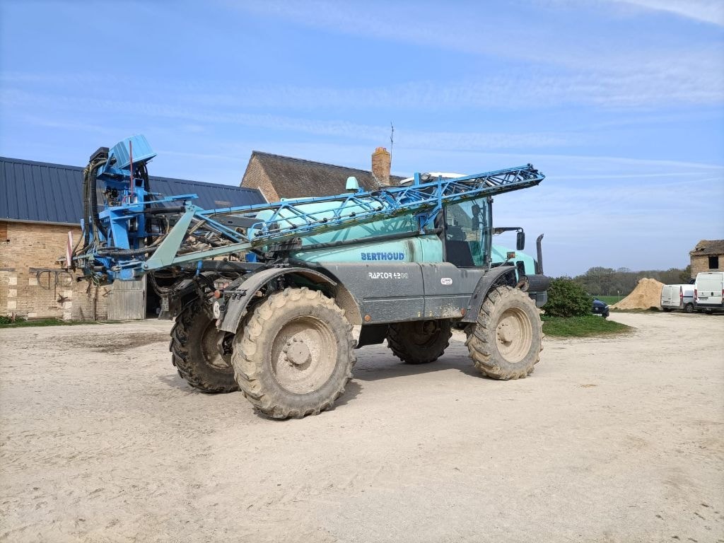 Pulverisateur automoteur BERTHOUD Raptor 4200 - photo slide 11