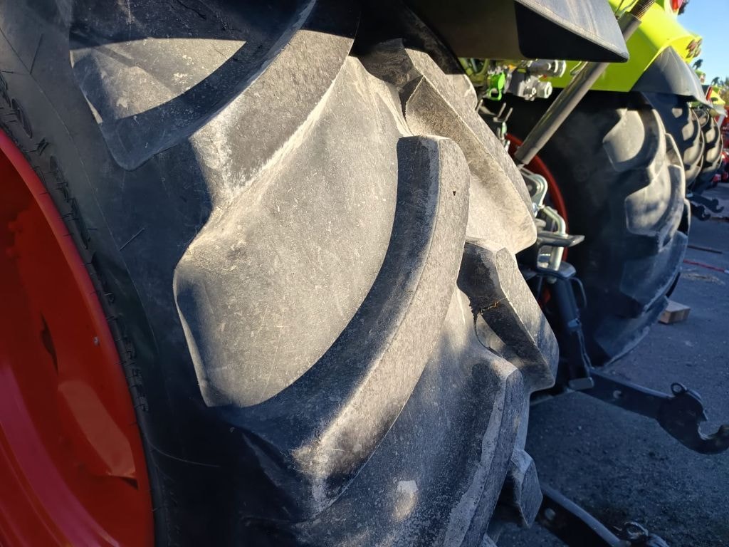 Tracteur CLAAS ARION 630 - photo slide 2