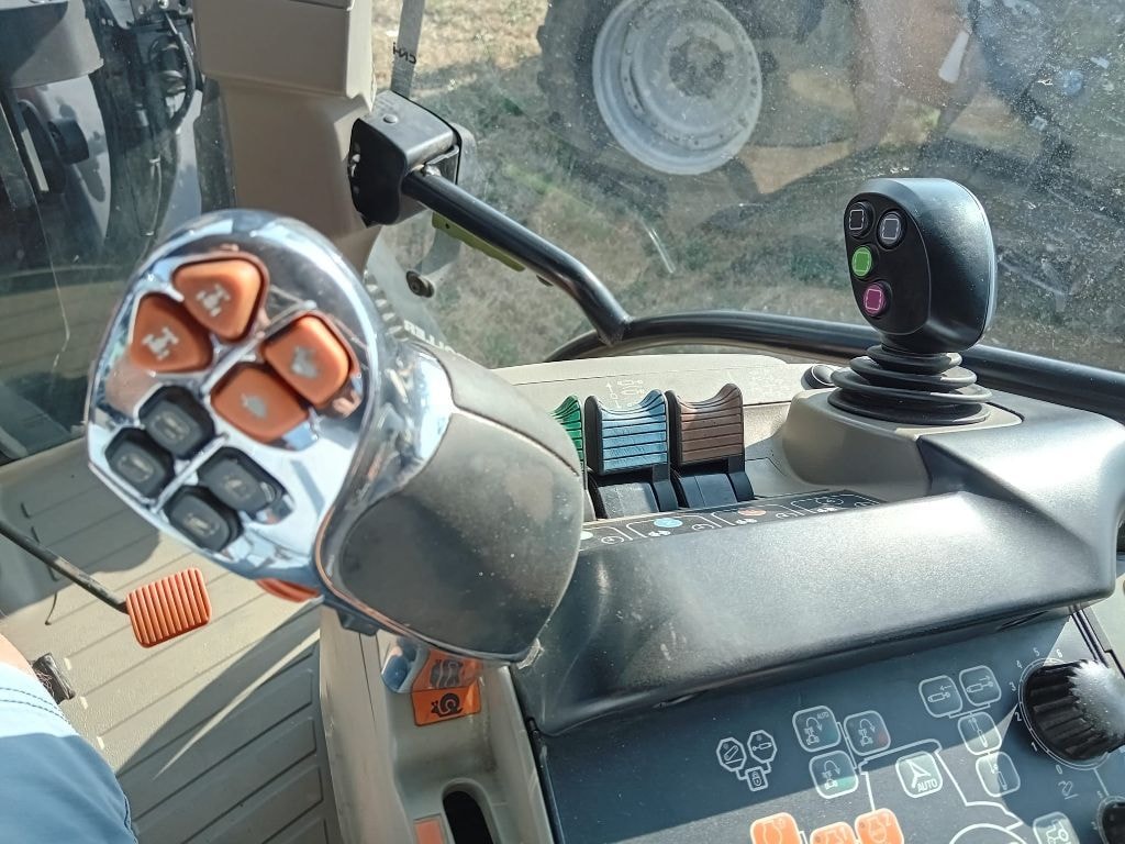 Tracteur chargeur CASE IH MAXXUM 150 AD8 - photo slide 29