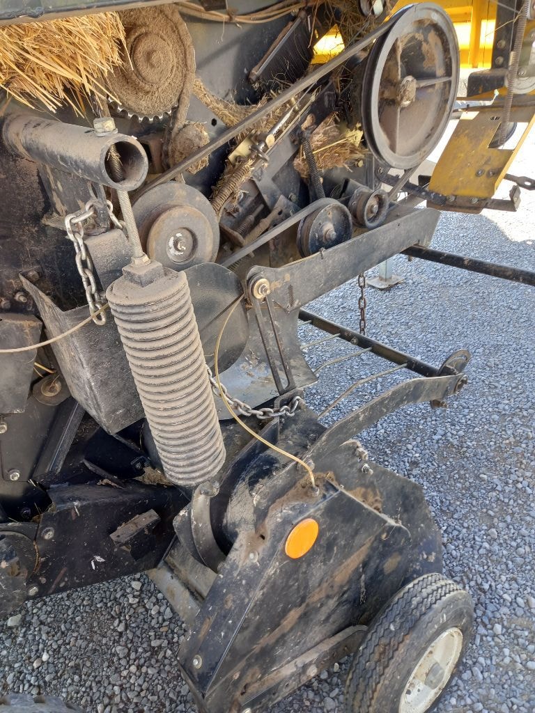Presse balles rondes NEW HOLLAND BR 7060 - photo slide 15