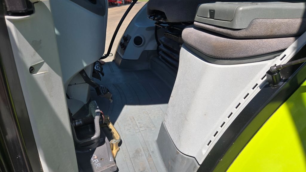 Tracteur CLAAS ARION 650 CMATIC - photo slide 12
