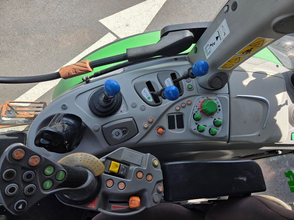Tracteur chargeur DEUTZ FAHR 6120 TTV - photo slide 18