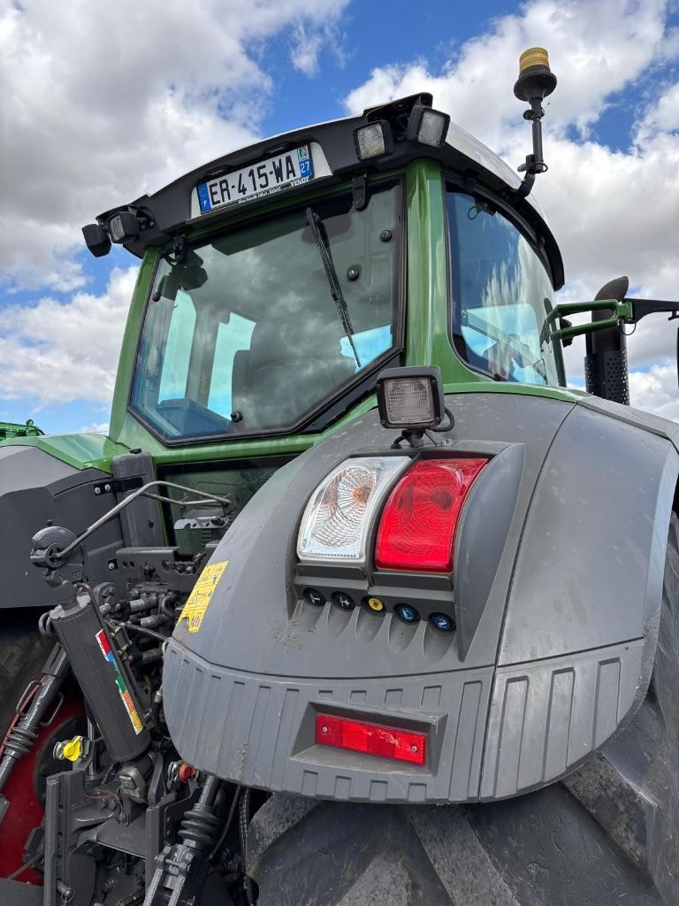 Tracteur FENDT 826 VARIO PROFI + - photo slide 17
