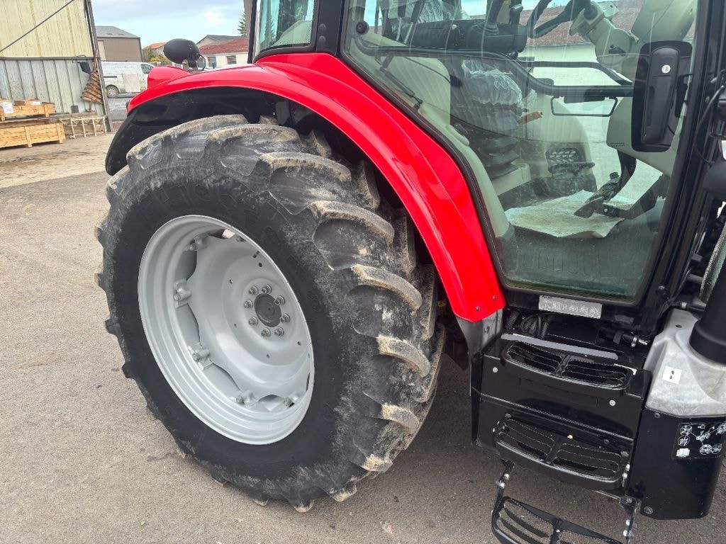 Tracteur MASSEY FERGUSON 5713S DYNA-4 ESSENTIAL - photo slide 12