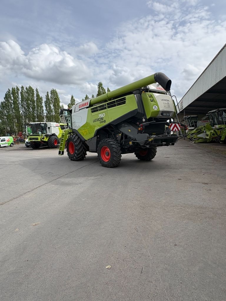 Moissonneuse CLAAS LEXION 750 - photo slide 51