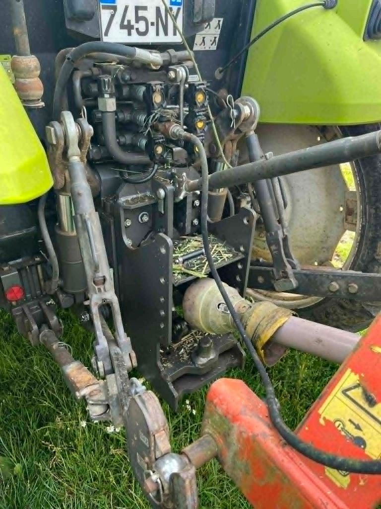 Tracteur CLAAS AXOS 340 - photo slide 22