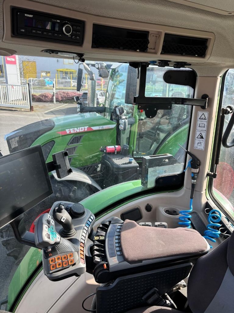 Tracteur FENDT 714 VARIO PROFI - photo slide 11