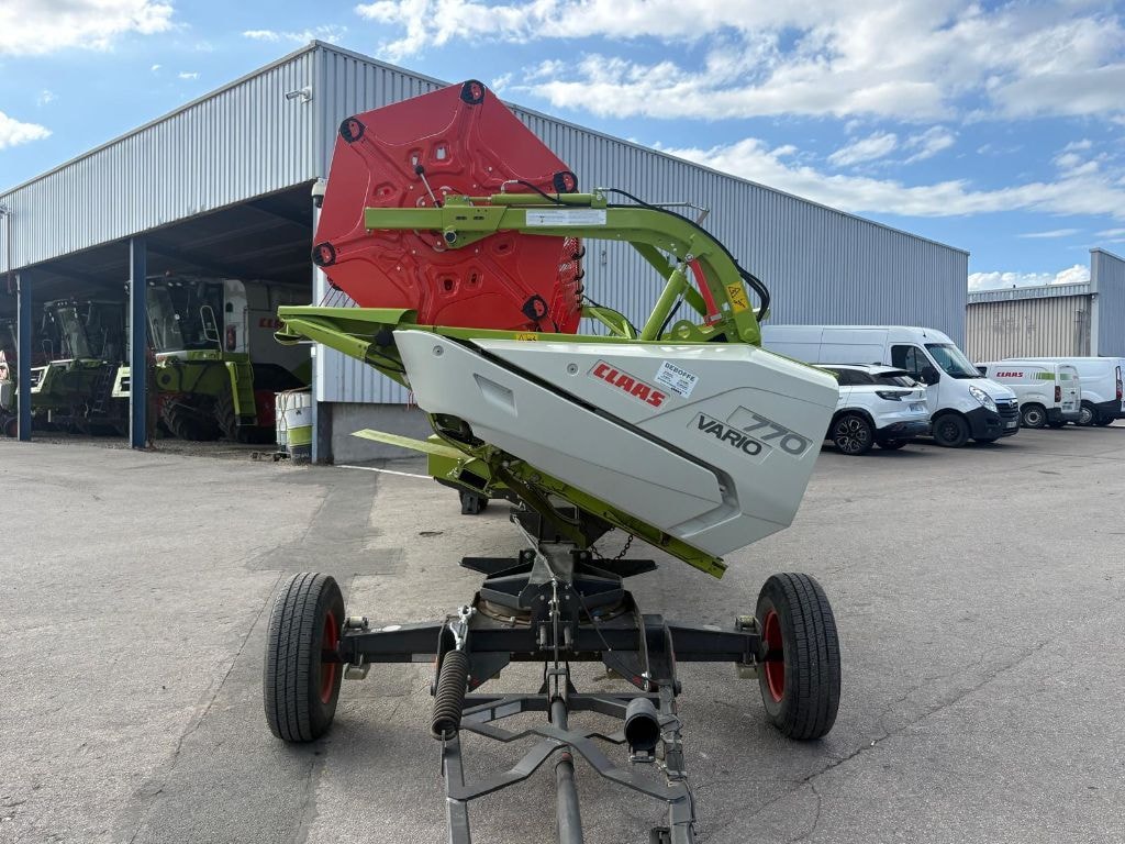 Moissonneuse CLAAS TRION 730 - photo slide 22