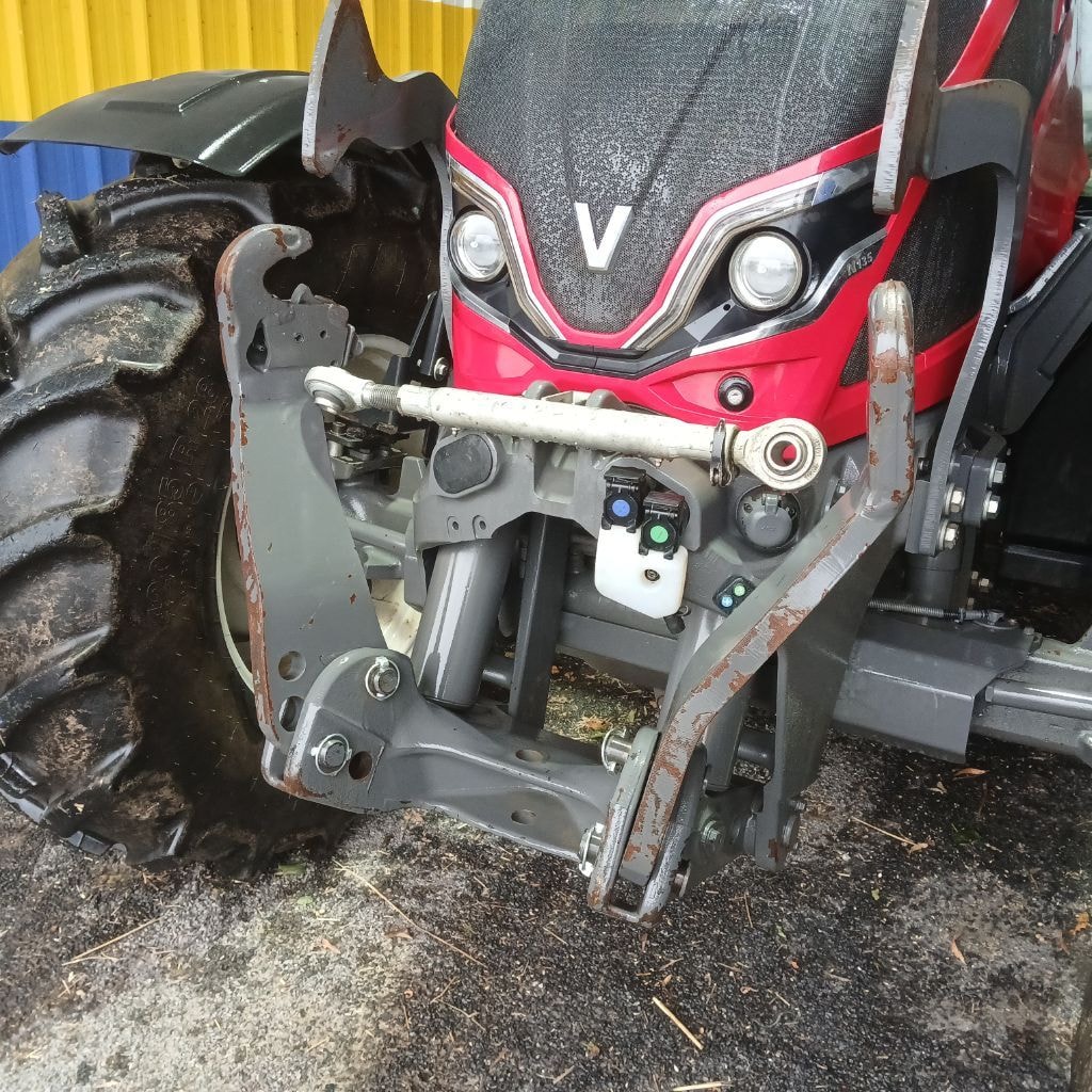 Tracteur VALTRA N135 - photo slide 5