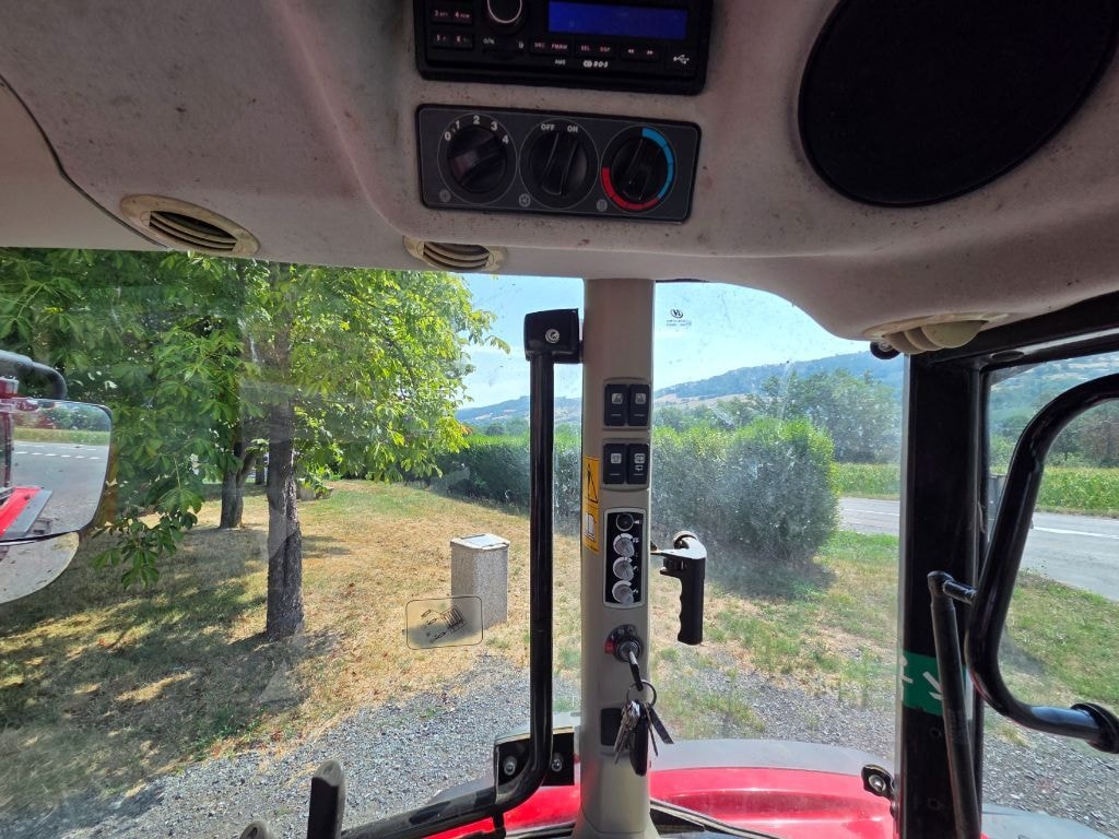 Tracteur chargeur MASSEY FERGUSON 5710 - photo slide 16
