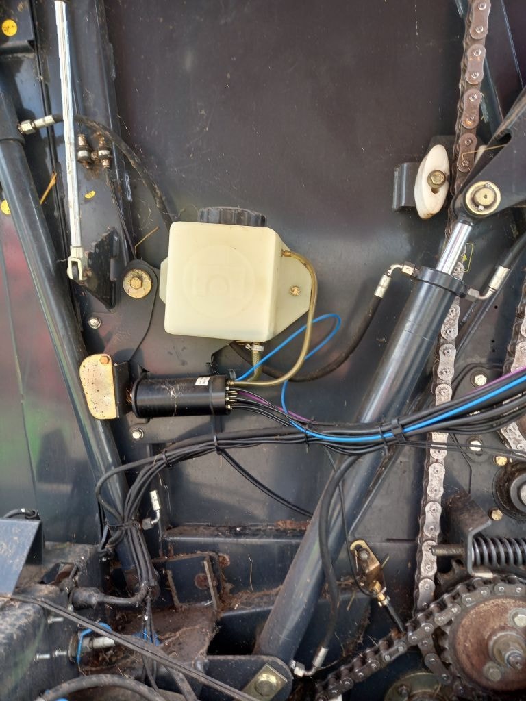 Presse enrubanneuse VICON RV 2160 - photo slide 18