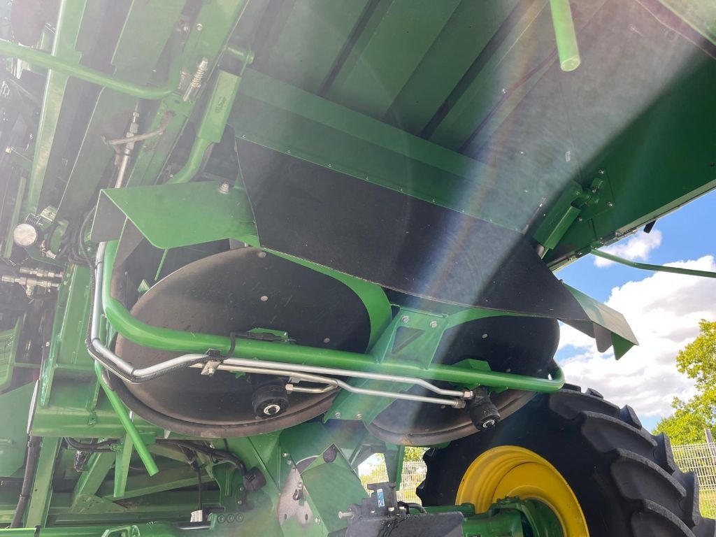 Moissonneuse JOHN DEERE T560i HILLMASTER - photo slide 11
