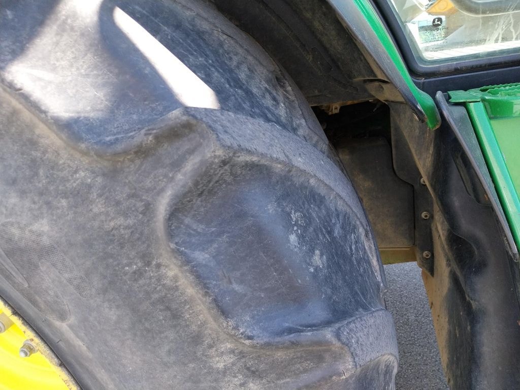 Tracteur chargeur JOHN DEERE 6135R - photo slide 7